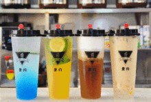 饮品店情侣吃瓜,情侣饮品店浪漫邂逅