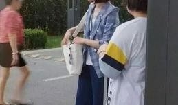 拍下同事吃瓜,捕捉职场趣味瞬间