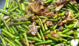 吃瓜蒜苔,吃瓜乐趣无限