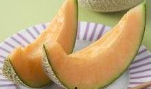 吃瓜拍照姿势小孩哈密瓜,小孩哈密瓜拍照姿势趣味盘点