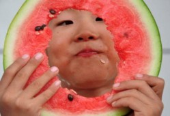 小孩吃瓜米,童年味蕾的甜蜜回忆