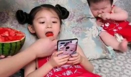 儿子吃瓜和女儿吃瓜,儿子女儿共享甜蜜时光