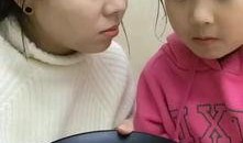 儿子吃瓜和女儿吃瓜,儿子女儿共享甜蜜时光