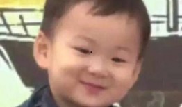 宝宝吃瓜有趣表情,可爱表情萌化人心